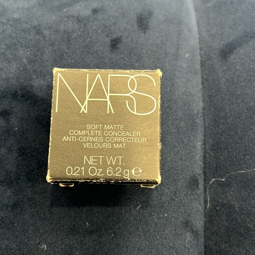 NARS soft matte complete concealer. Medium 1.5 macadamia